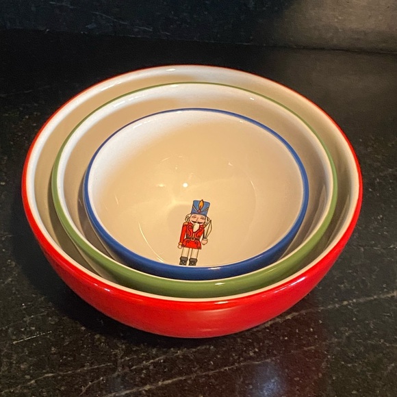 Avon Nutcracker Set of Three Bowls - Picture 1 of 9